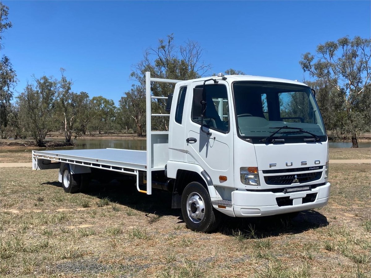 2009 Mitsubishi Fighter FK61FM 6.0 image 9