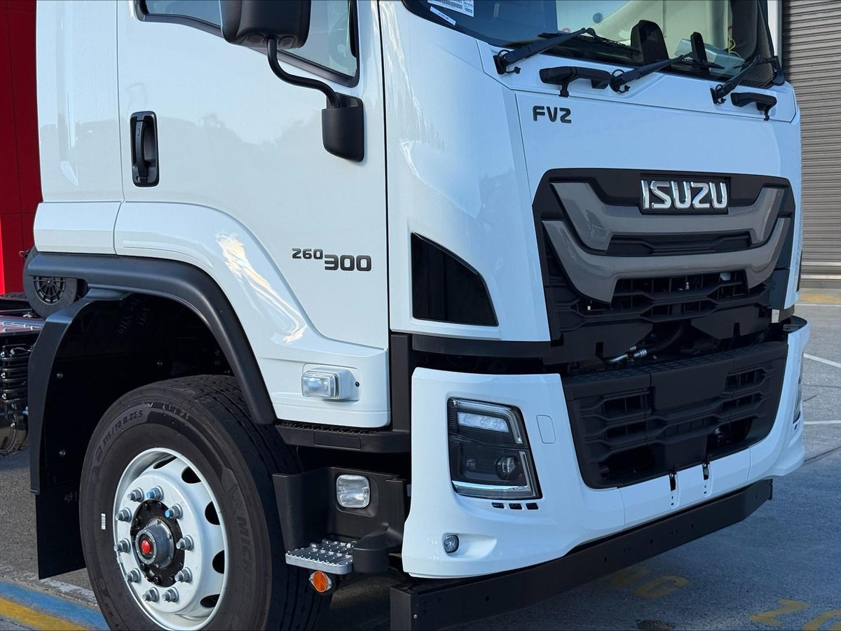 2026 Isuzu F Series image 10