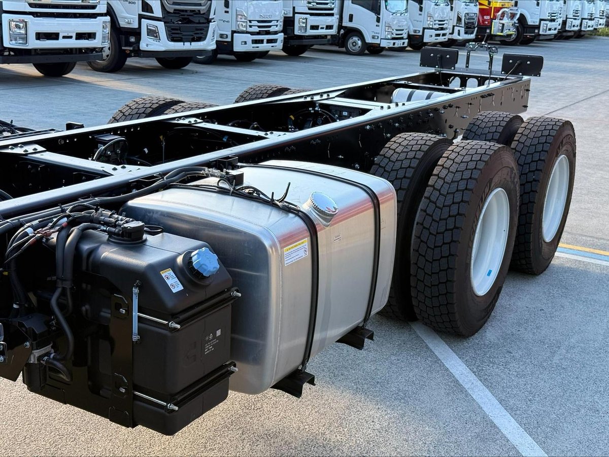 2026 Isuzu F Series image 12