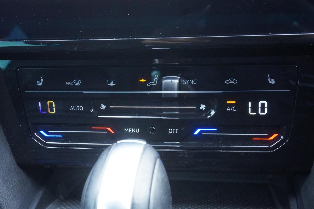 2021 Volkswagen Passat 206TSI R-Line B8 MY22 Four Wheel Drive image 21