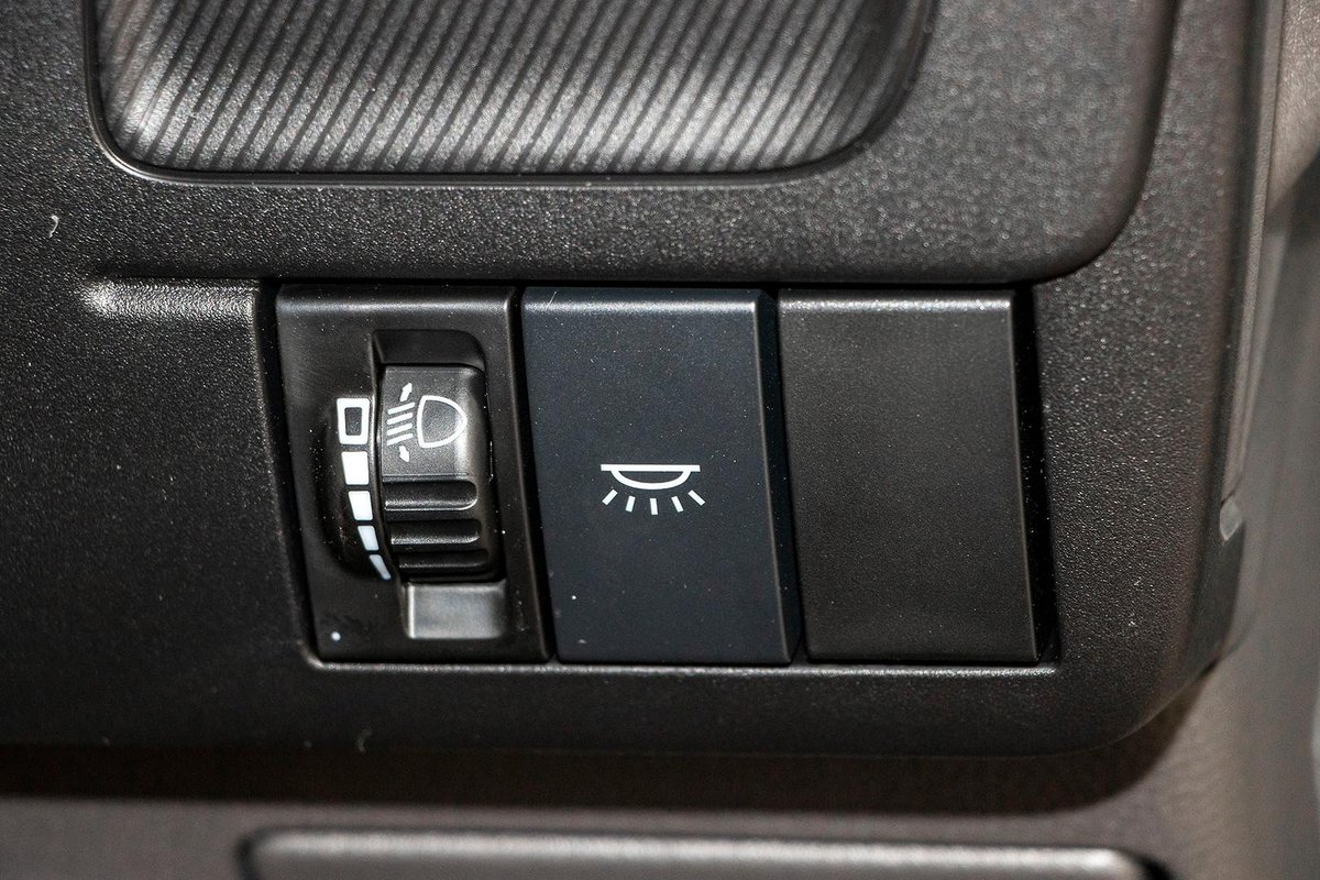 2025 Isuzu N Series NLR 45-150 MT D25 Traypack image 14