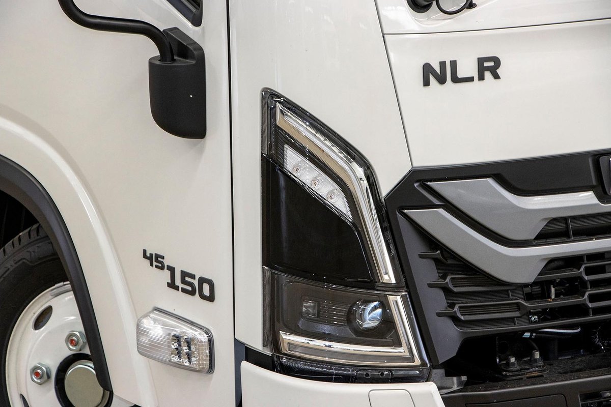 2025 Isuzu N Series NLR 45-150 MT D25 Traypack image 21