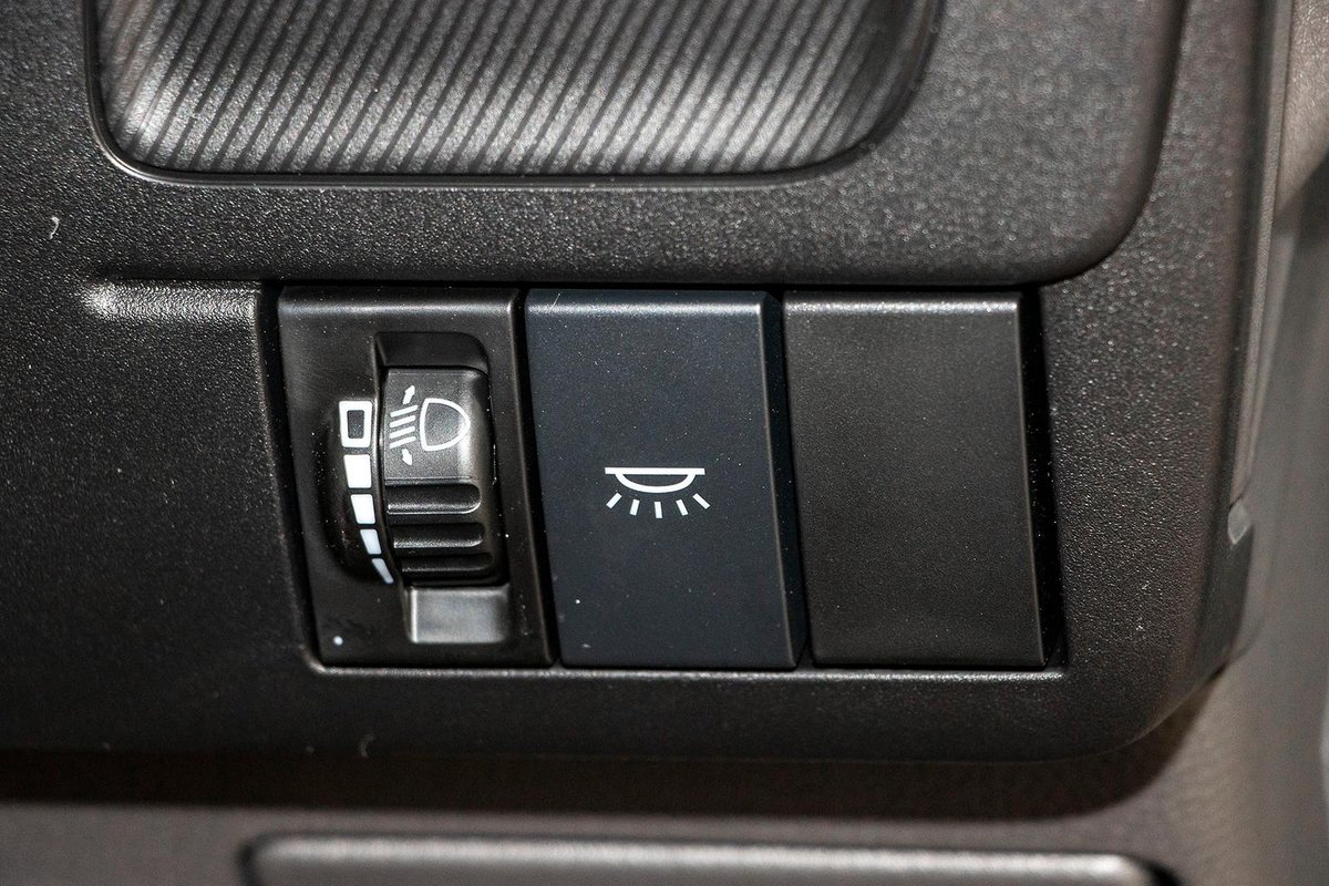 2025 Isuzu N Series NLR 45-150 MT D25 Traypack image 14