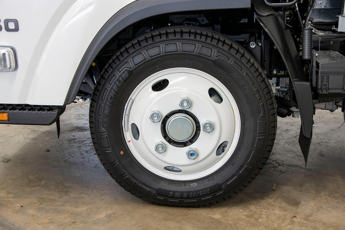 2025 Isuzu N Series NLR 45-150 MT D25 Traypack image 20