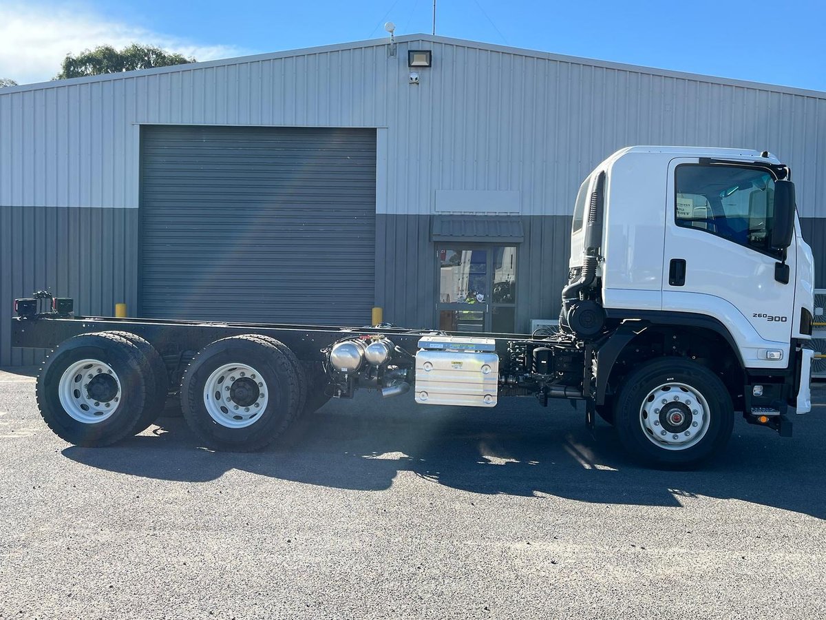 2026 Isuzu F Series image 6