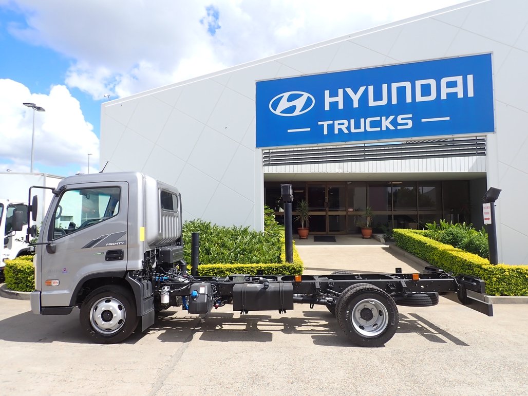 2025 Hyundai Ex6 Mwb image 2
