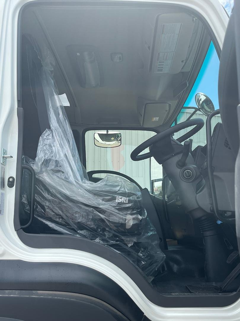 2025 Isuzu F Series image 10