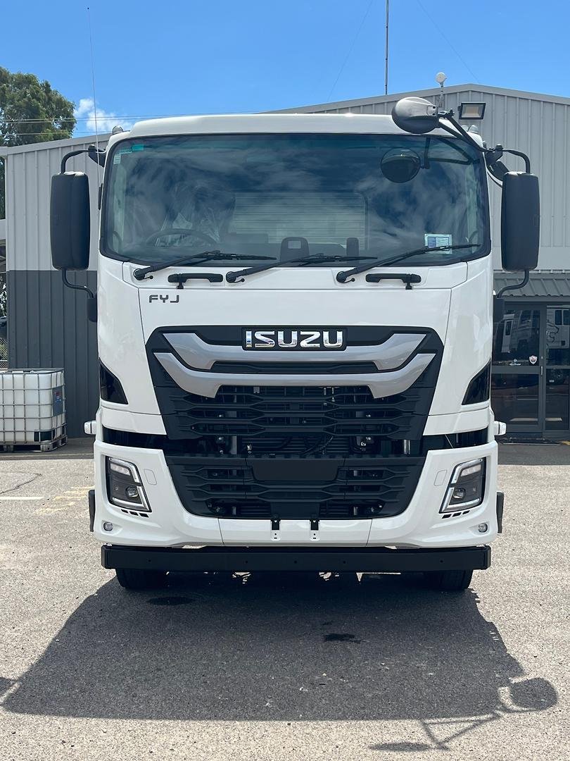 2025 Isuzu F Series image 8