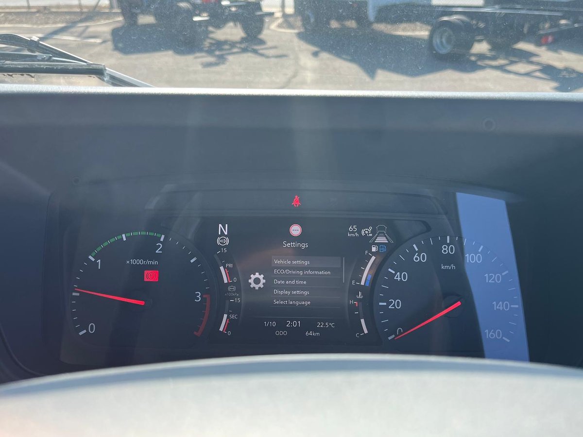 2025 Isuzu F Series image 12