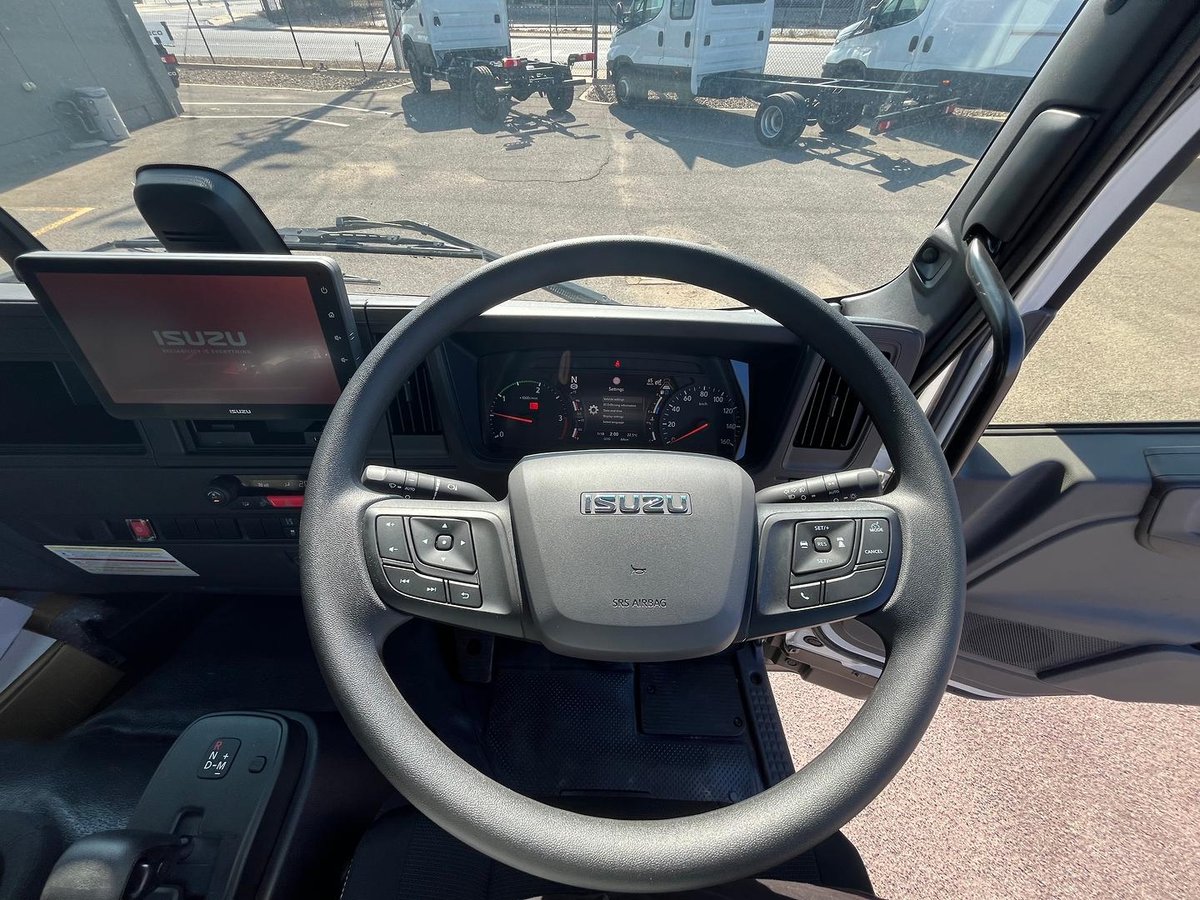 2025 Isuzu F Series image 11