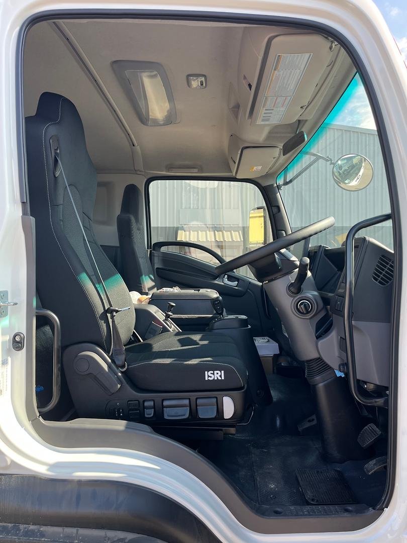 2025 Isuzu F Series image 9