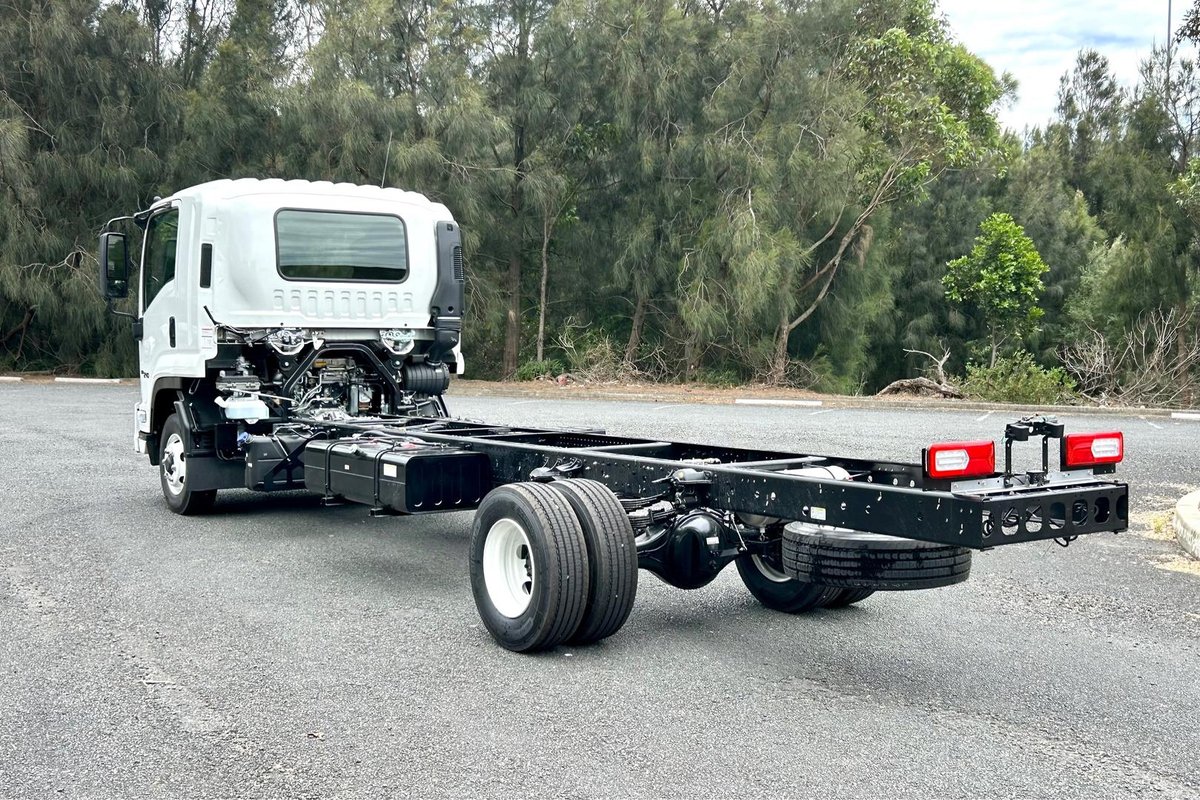 2025 Isuzu F Series FRR 110-240 AM R52 image 3