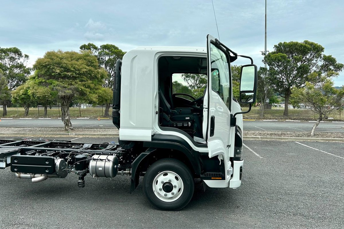 2025 Isuzu F Series FRR 110-240 AM R52 image 14