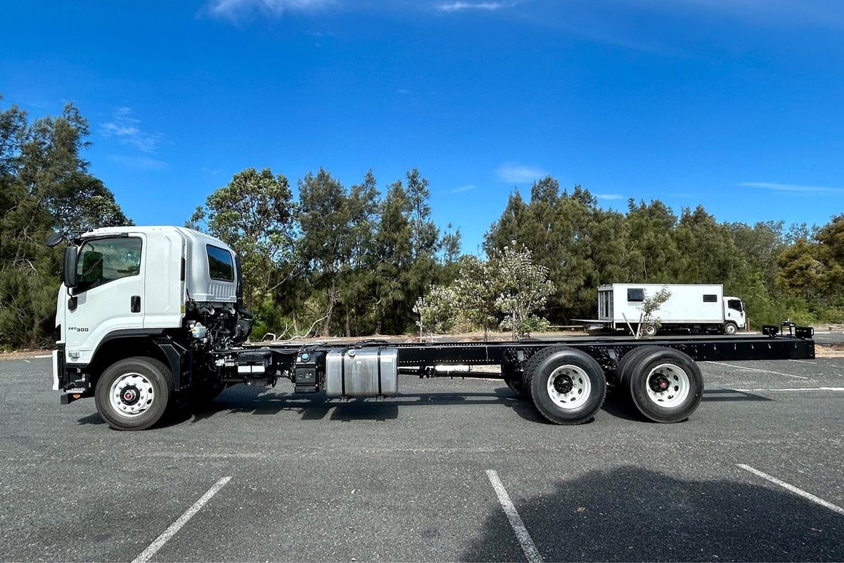 2026 Isuzu F Series FVL 260-300 AT R67 image 2