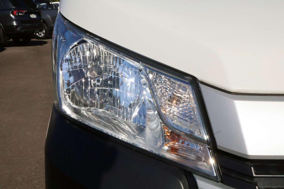 2024 Toyota Hiace image 7