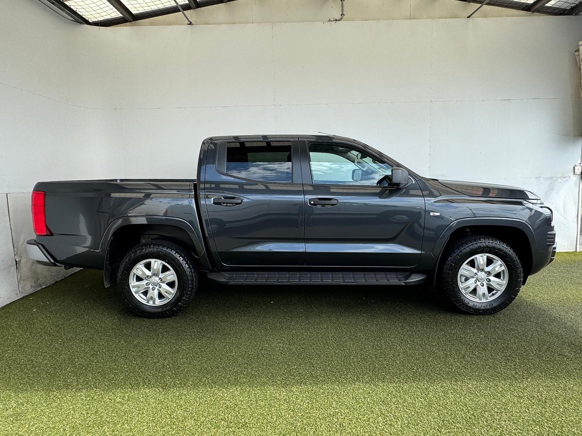 2025 Mitsubishi Triton GLX+ MV MY25 4X4 Dual Range image 10