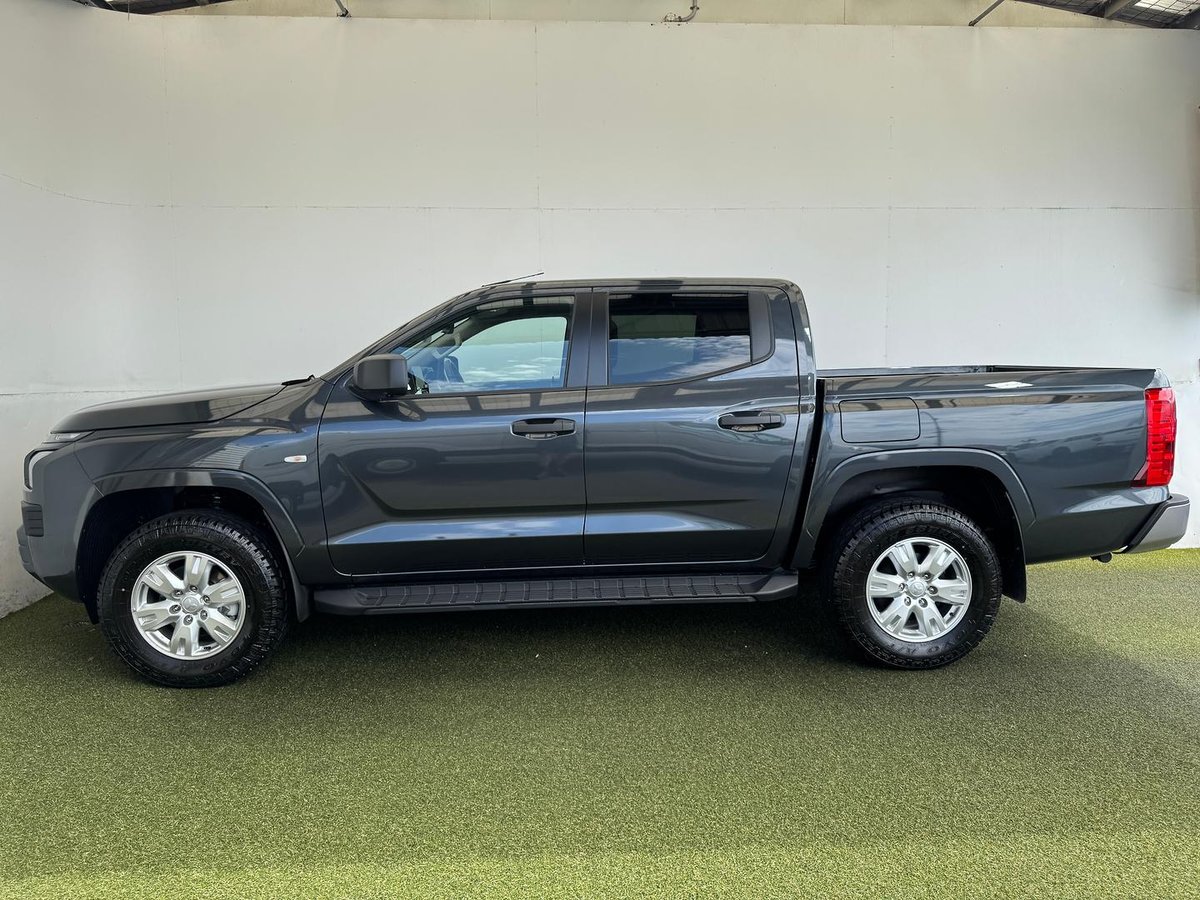 2025 Mitsubishi Triton GLX+ MV MY25 4X4 Dual Range image 11