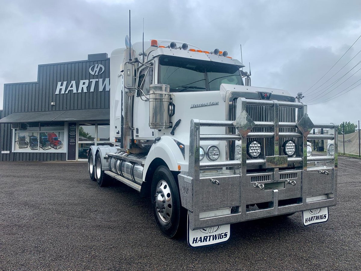 2021 Western Star 4800 Series 4800 FXB White