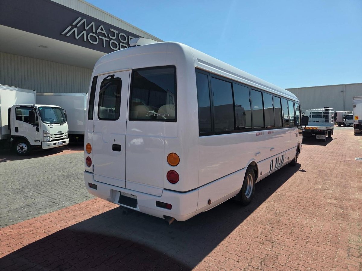 2009 Fuso Rosa 25 Seat Auto Deluxe Bus image 7