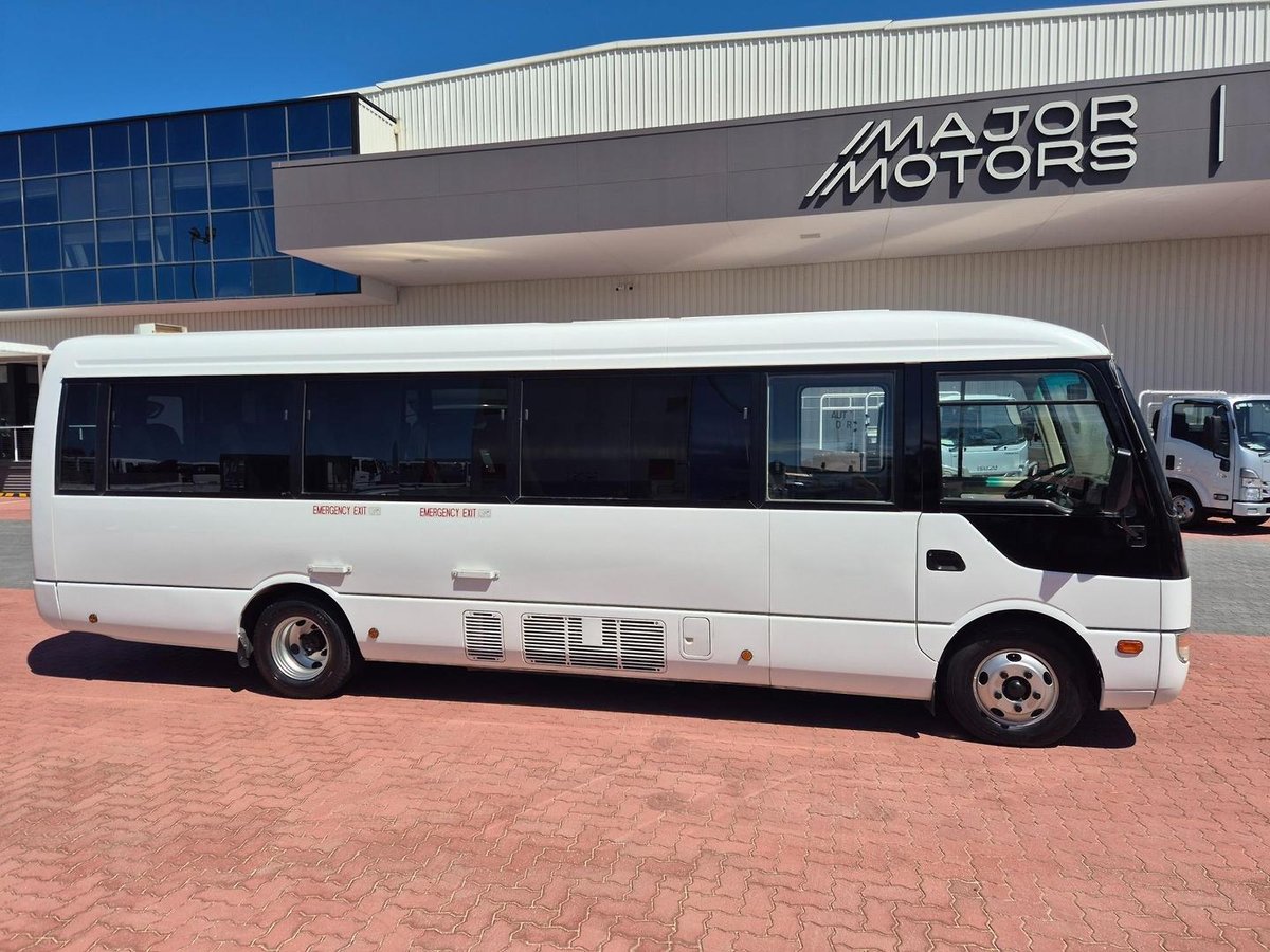 2009 Fuso Rosa 25 Seat Auto Deluxe Bus image 15