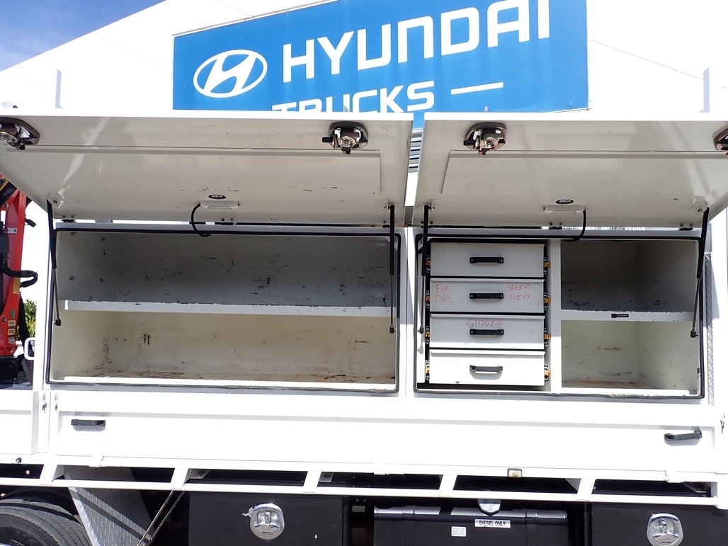 2014 Isuzu Npr 400 image 12