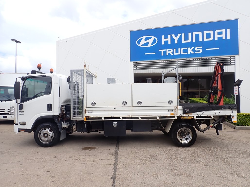 2014 Isuzu Npr 400 image 20