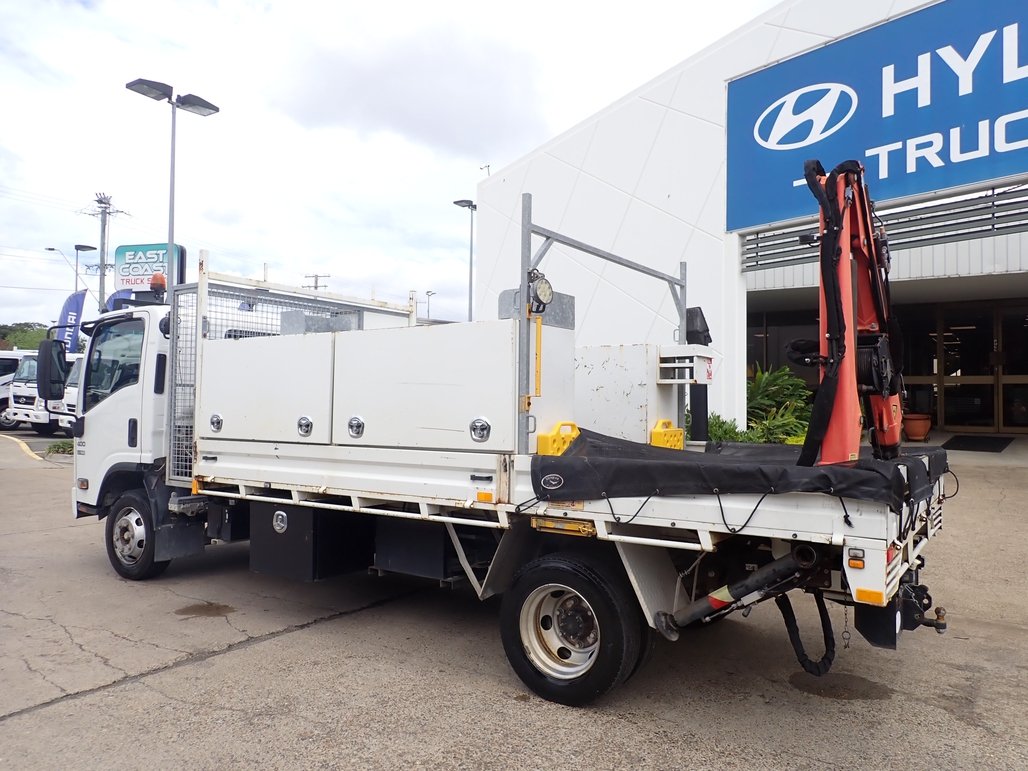 2014 Isuzu Npr 400 image 21