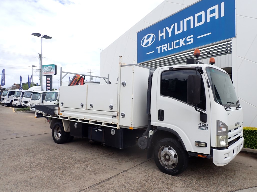2014 Isuzu Npr 400 image 5