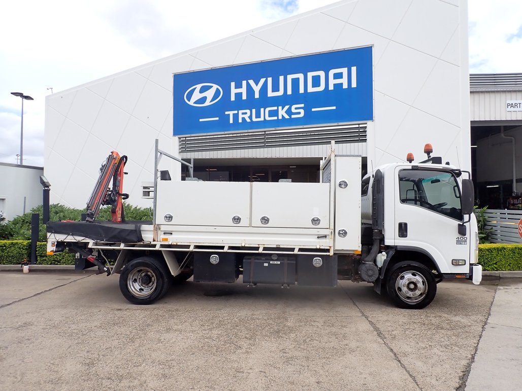 2014 Isuzu Npr 400 image 6