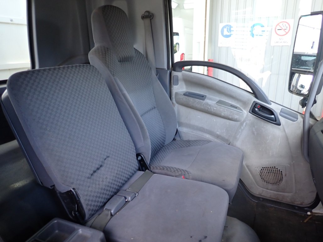 2011 Isuzu Frr 600 image 12