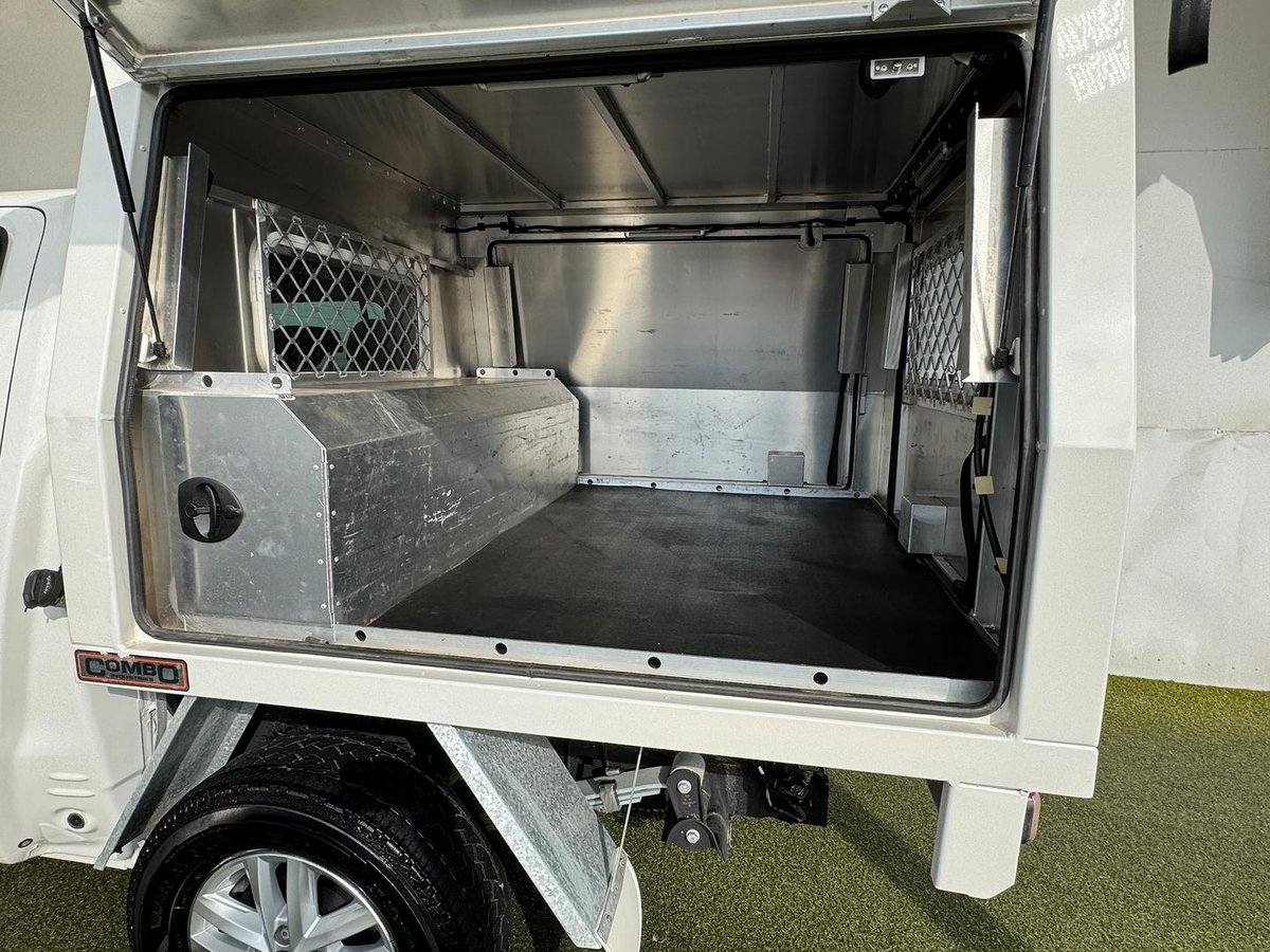 2019 Volkswagen Amarok TDI420 Core 2H MY19 4X4 Constant image 19