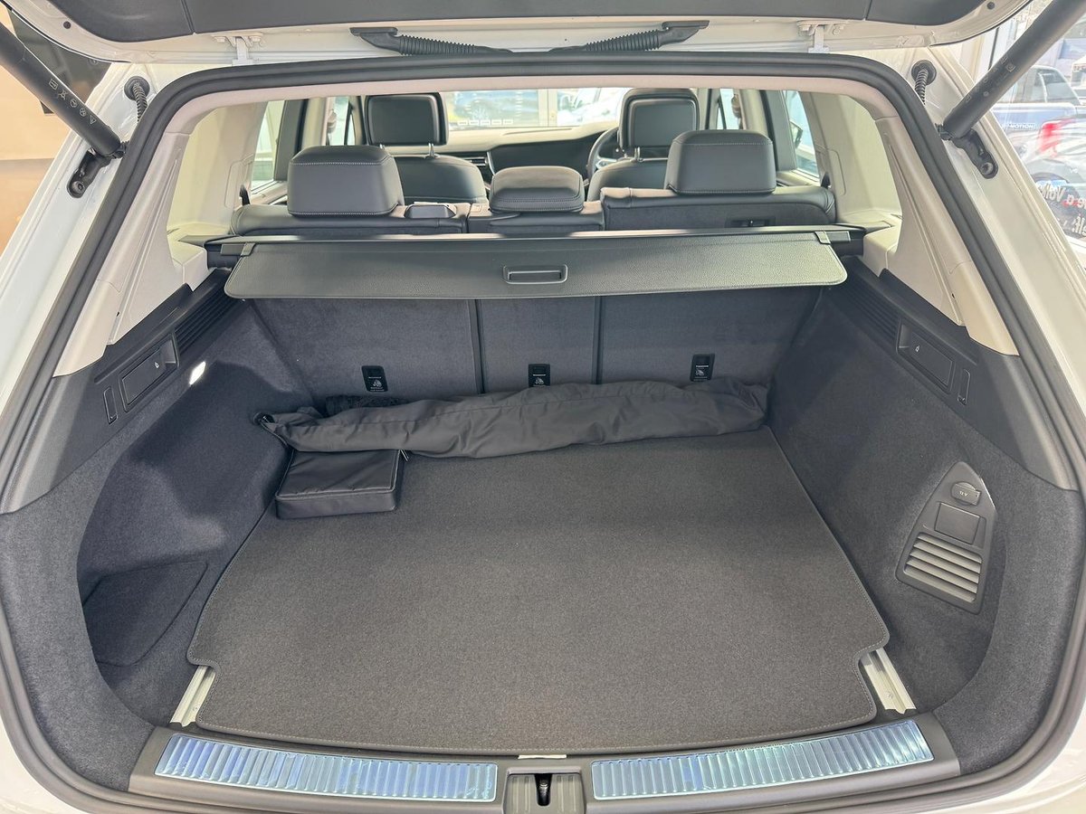 2025 Volkswagen Touareg 170TDI RC MY26 Four Wheel Drive image 16