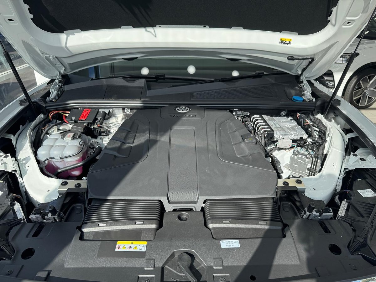 2025 Volkswagen Touareg 170TDI RC MY26 Four Wheel Drive image 35