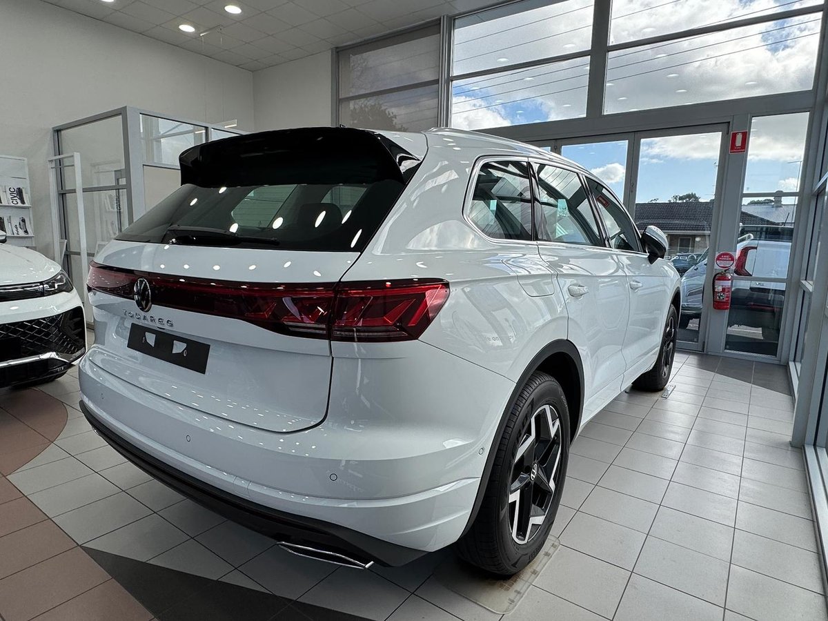 2025 Volkswagen Touareg 170TDI RC MY26 Four Wheel Drive image 10