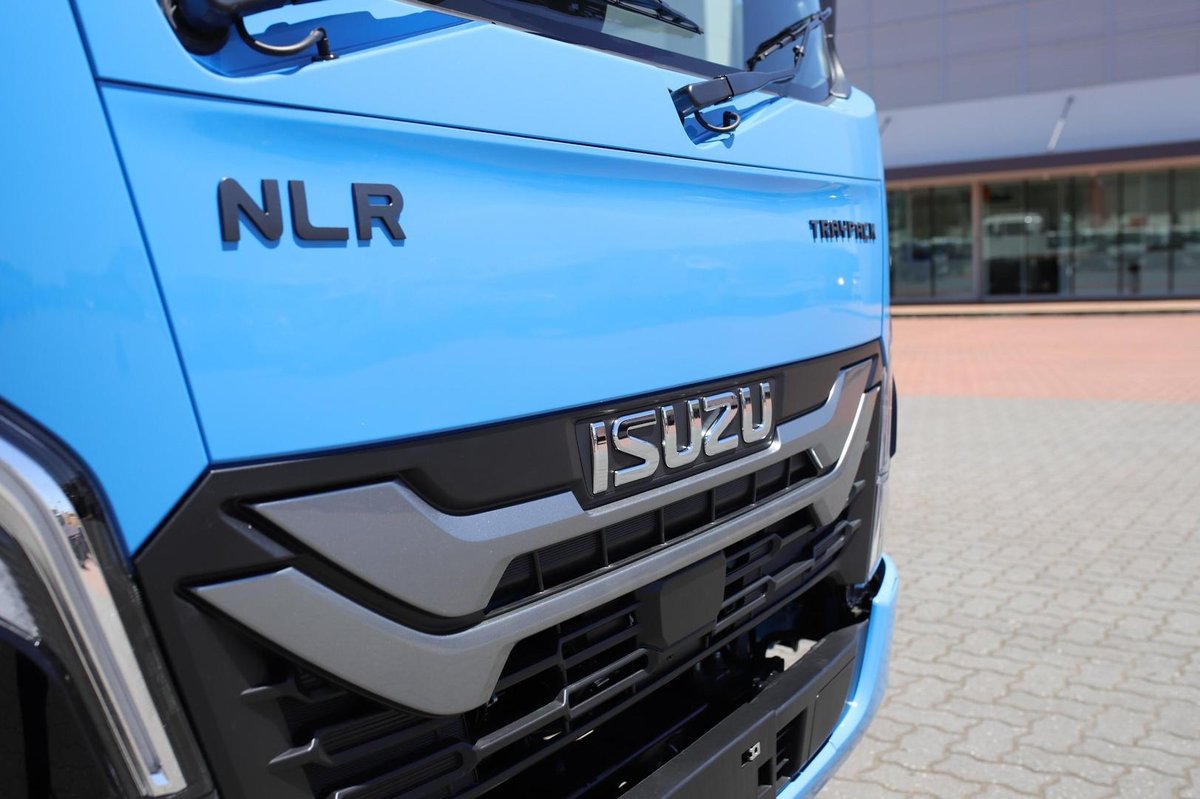 2026 Isuzu Nlr 45-150 Dt D25 Tray Pack image 4