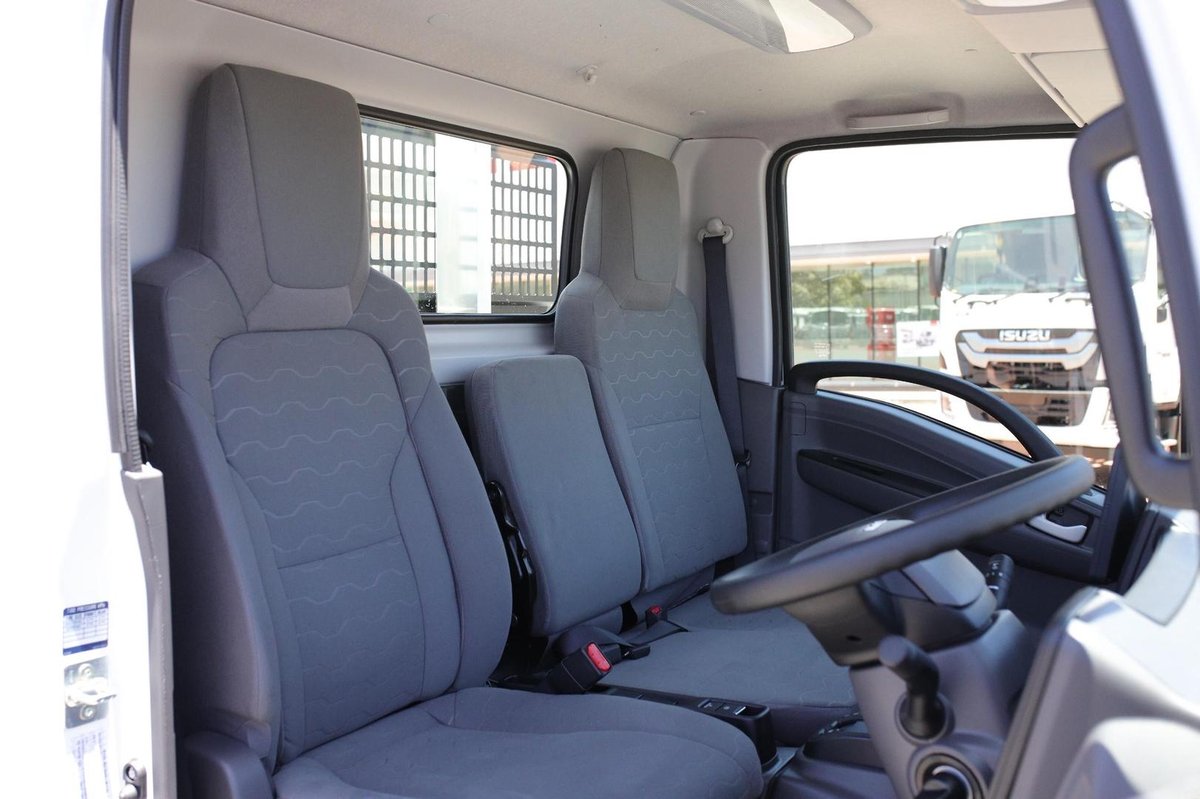 2026 Isuzu Nlr 45-150 Dt D25 Tray Pack image 12