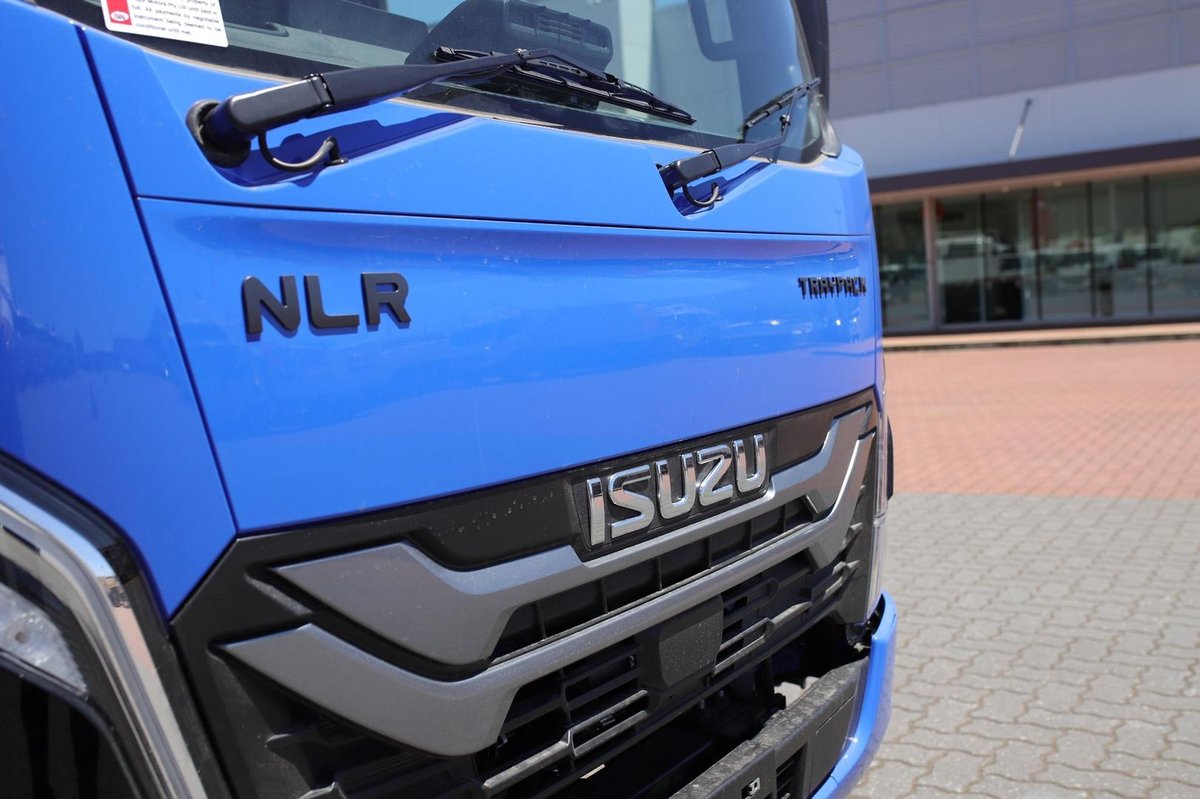 2026 Isuzu Nlr 45-150 Dt D25 Tray Pack image 5