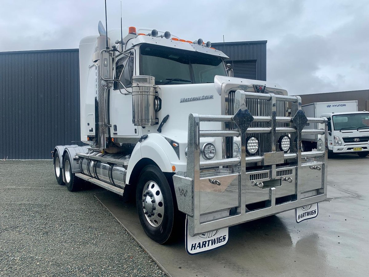 2021 Western Star 4800 Series 4800 FXB White