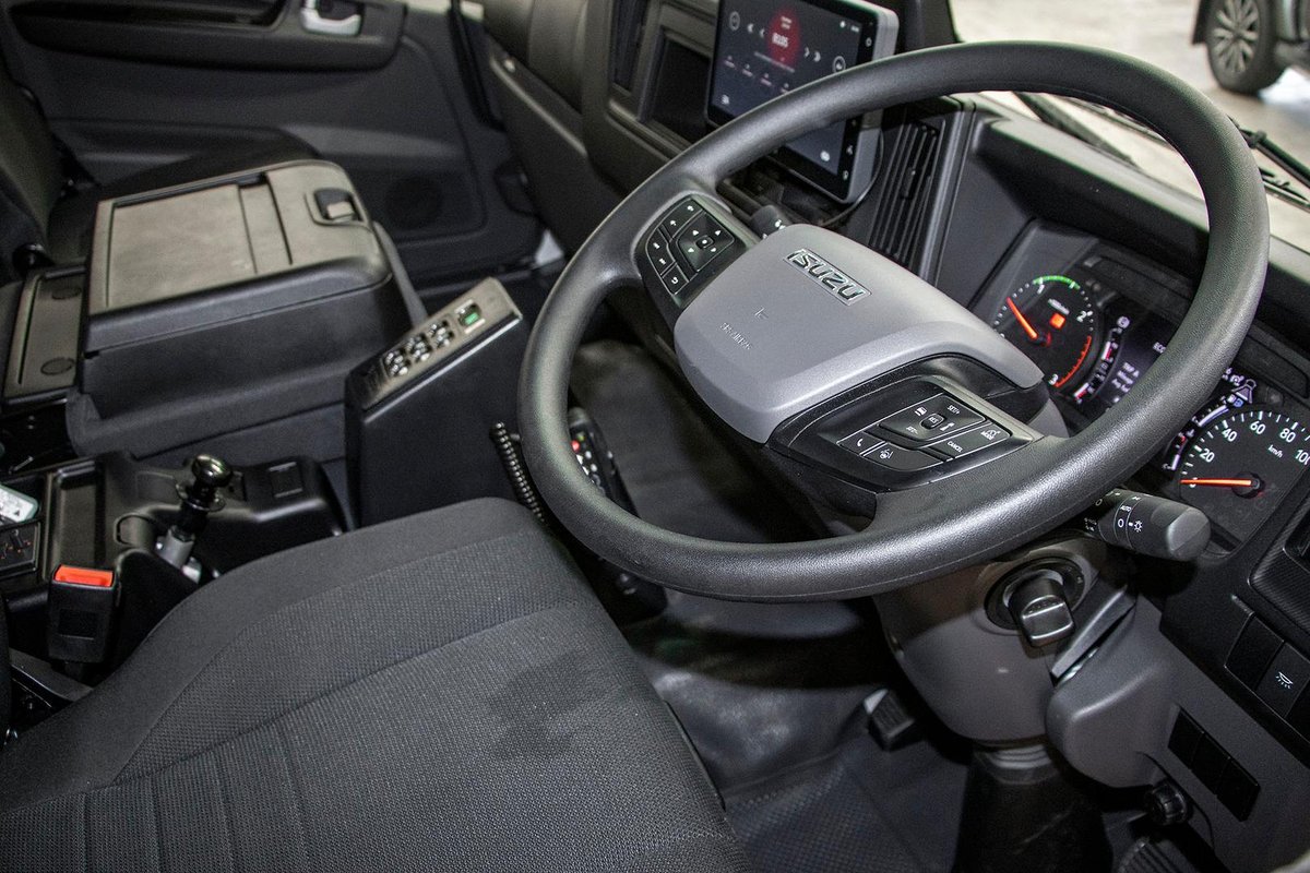 2025 Isuzu F Series FXZ 260-355 AT R45 image 8