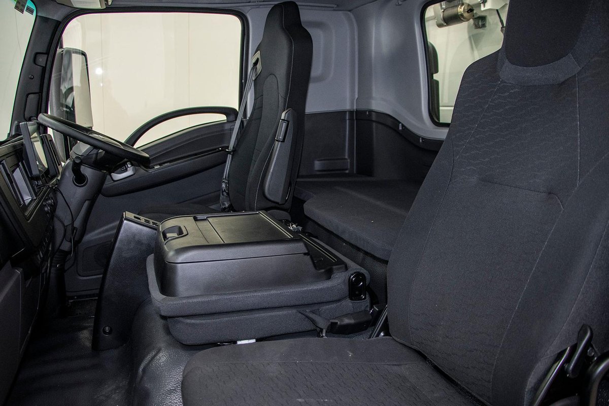 2025 Isuzu F Series FXZ 260-355 AT R45 image 9