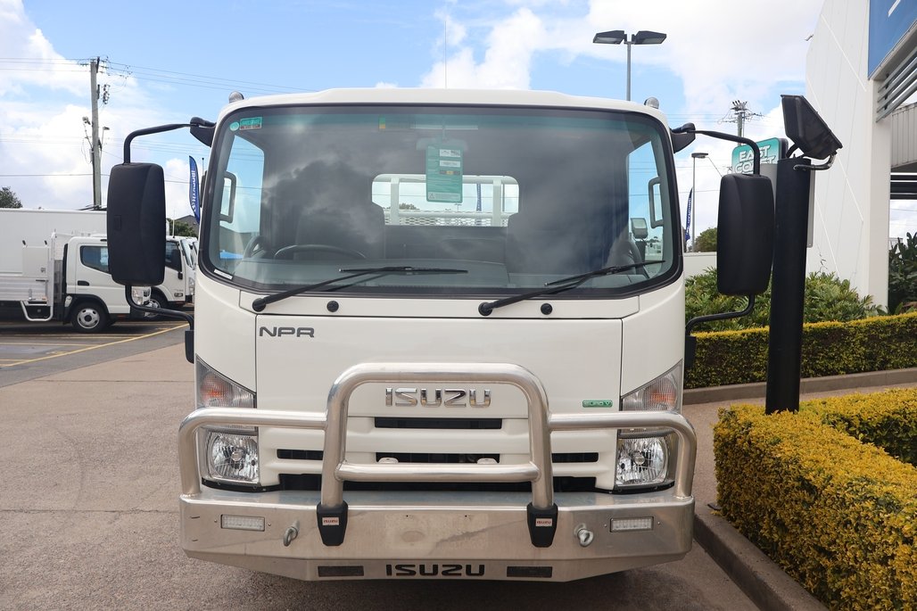 2015 Isuzu Npr 275 image 12