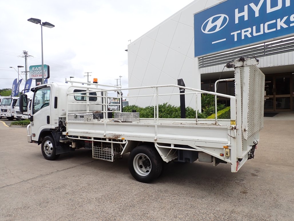2015 Isuzu Npr 275 image 22