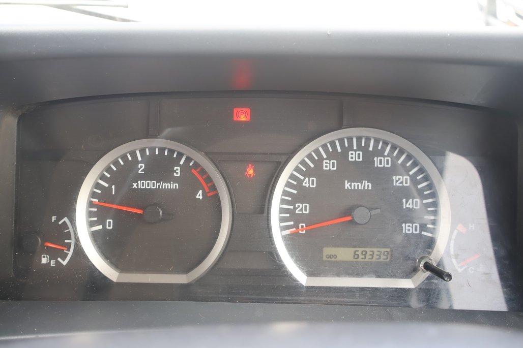 2015 Isuzu Npr 275 image 23