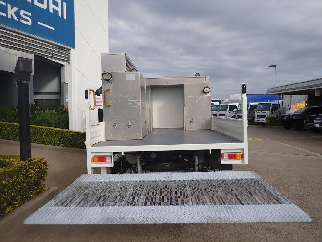 2019 Isuzu Nps 75-155 image 12
