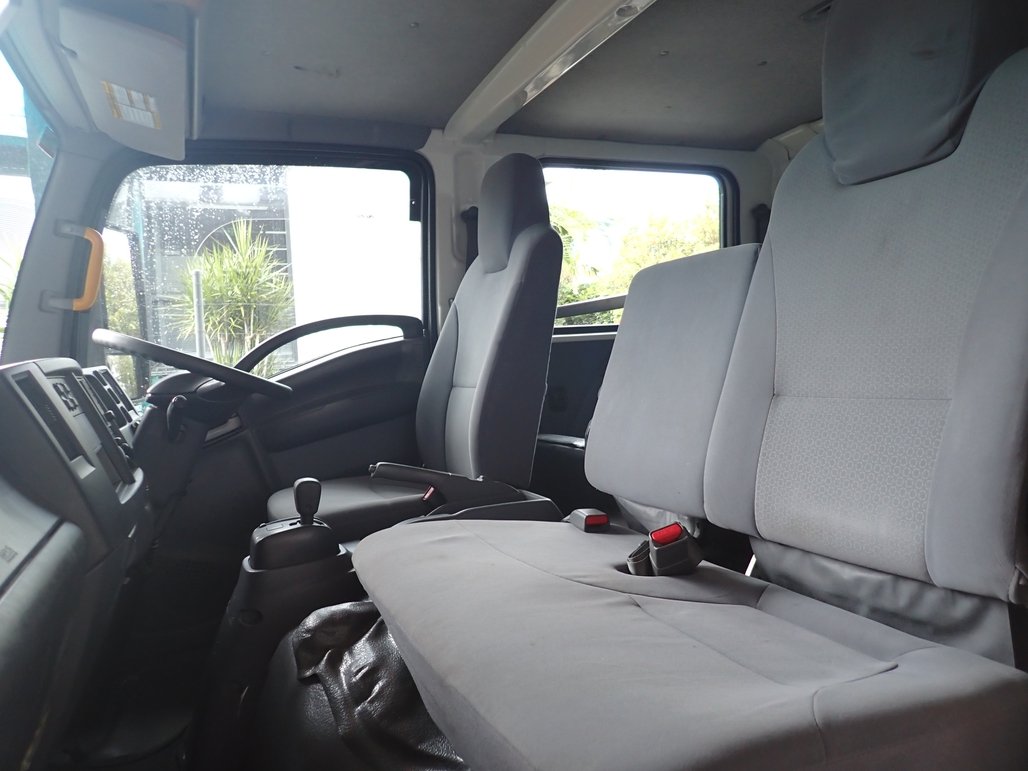 2019 Isuzu Nps 75-155 image 19