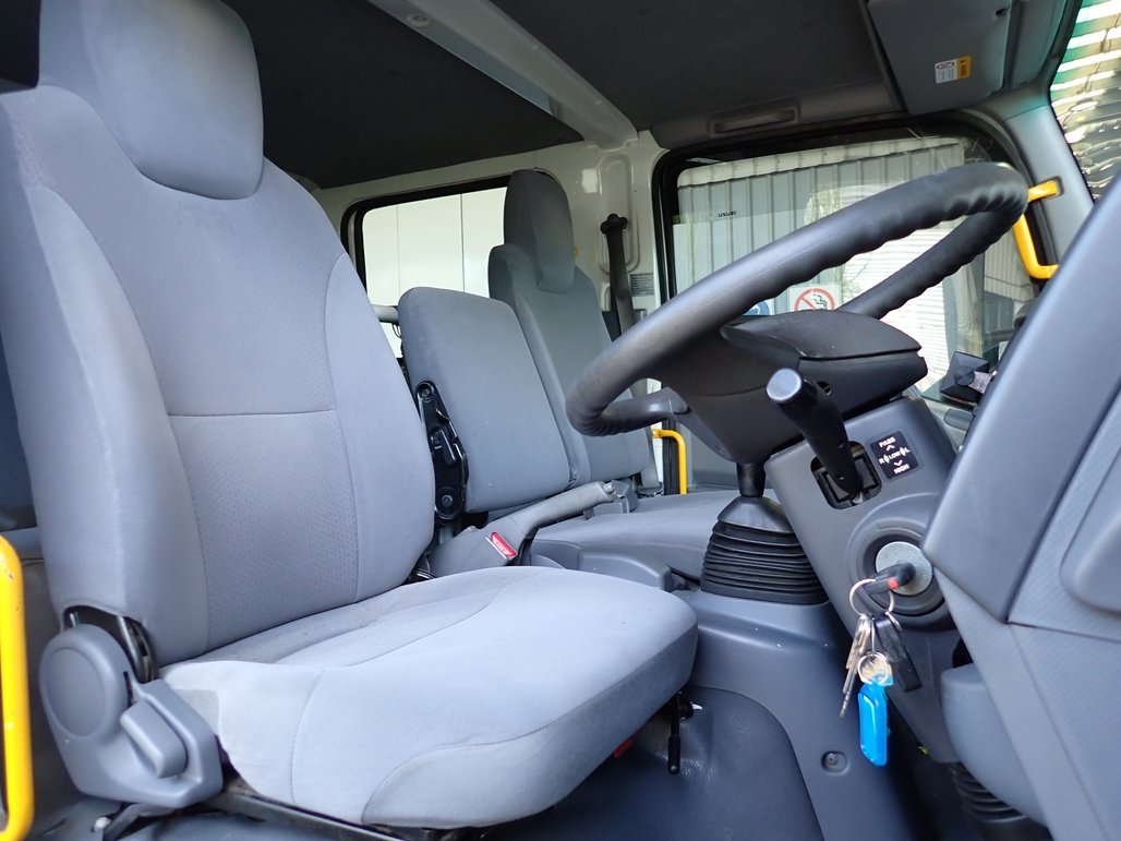 2017 Isuzu Nps 75-155 image 13