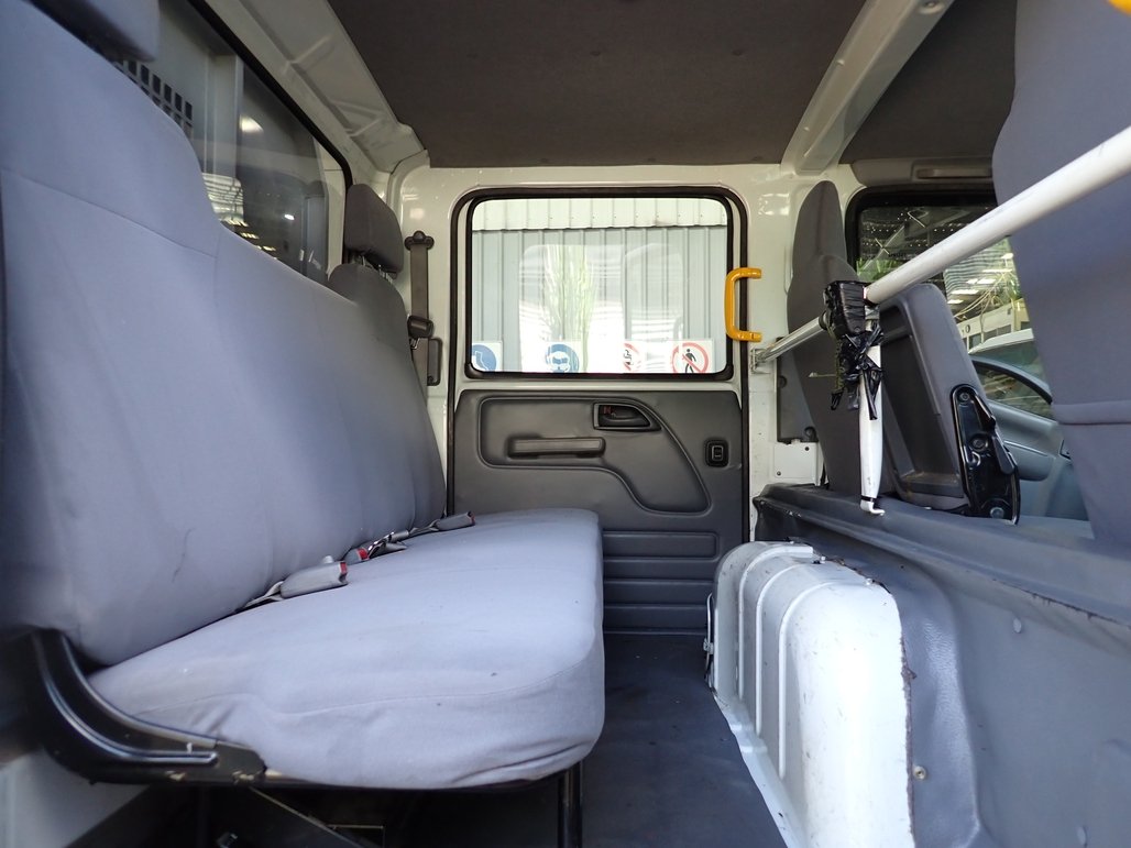2017 Isuzu Nps 75-155 image 17