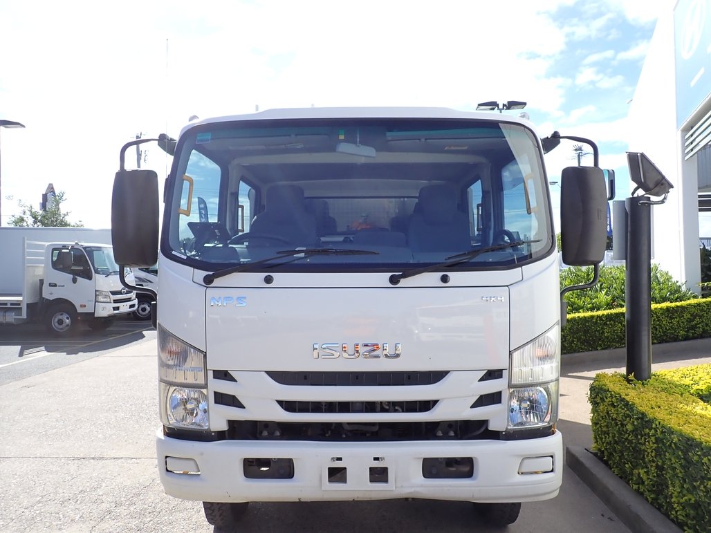 2017 Isuzu Nps 75-155 image 6