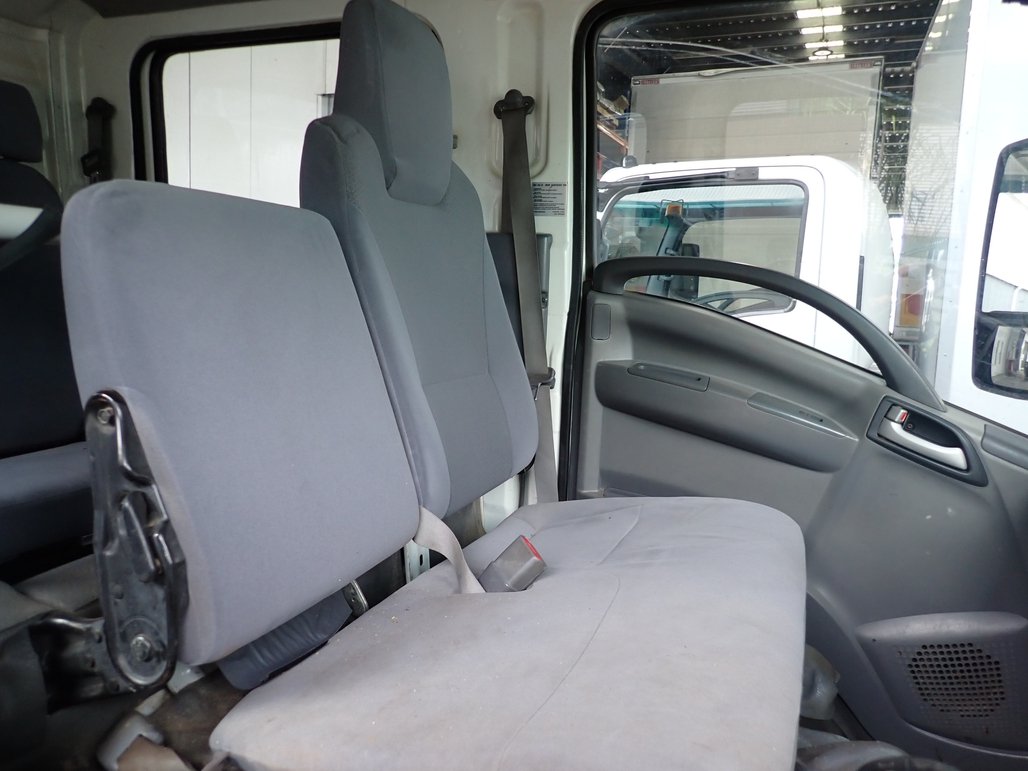 2017 Isuzu Npr 75-190 image 12