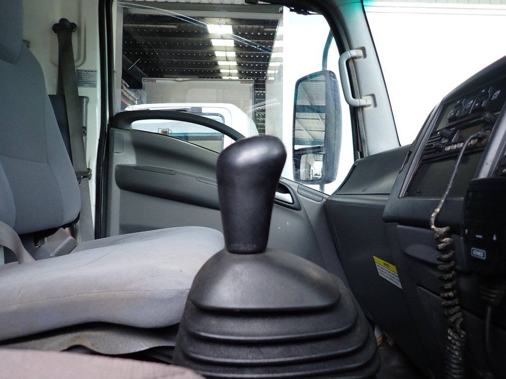 2017 Isuzu Npr 75-190 image 17